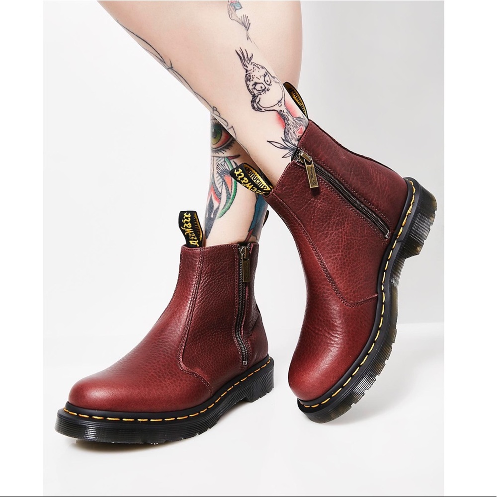 Dr. Martens 2976 Zip Chelsea Boots